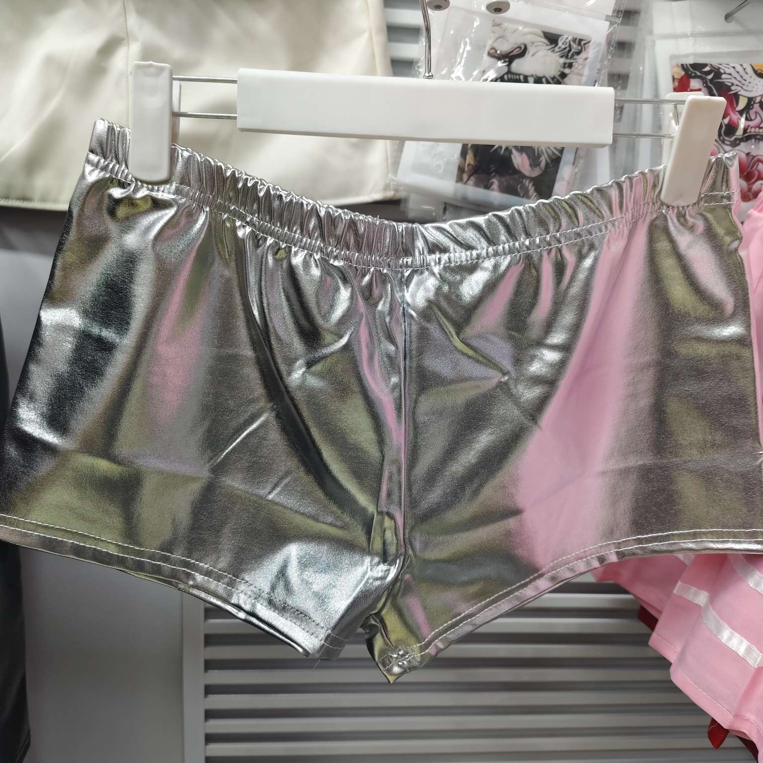 Factory direct sale  跨境新款短裤亲子服装 活动舞台装松紧腰彩色烫金漆皮性感热裤 派对服装详情图6