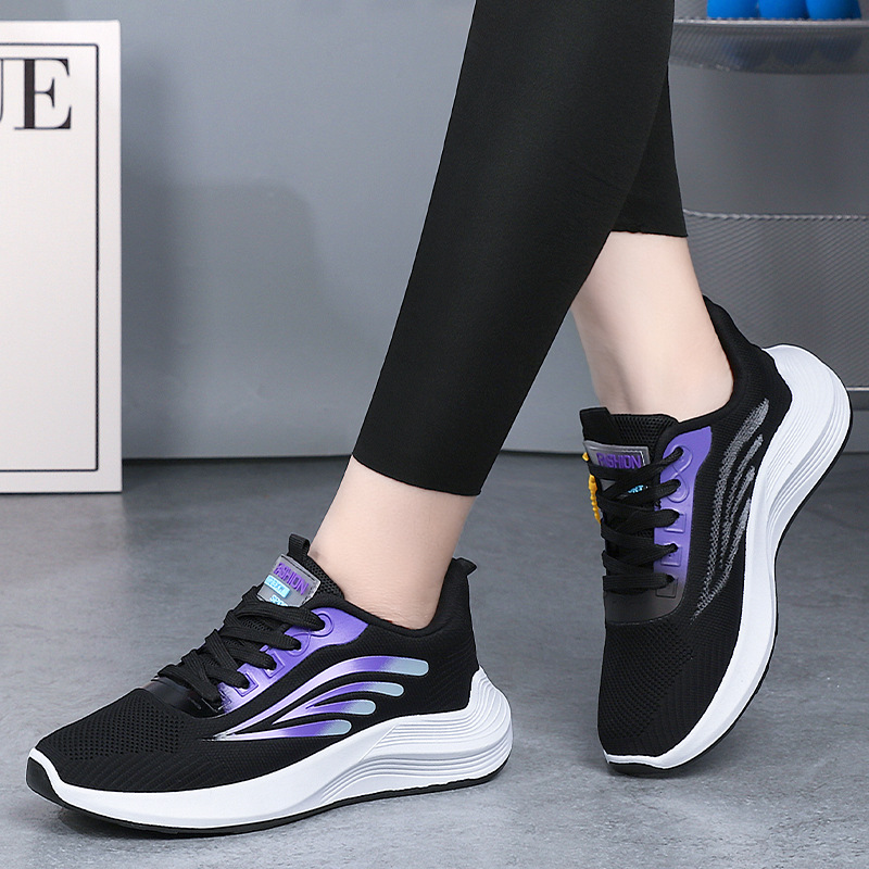 The new spring and summer 2023 running shoes for women are versatile, comfortable, with soft soles, light mesh, breathable and casual, featuring a shallow opening full figure