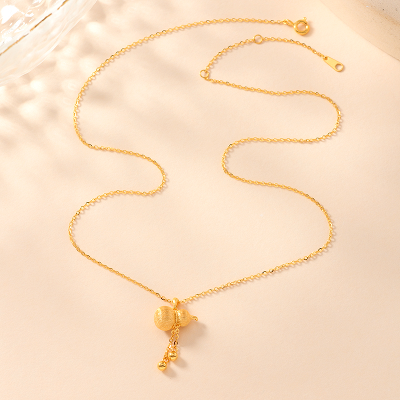 Influential jewelry: Chinese-style hollowed-out gourd gold 925 silver necklace Application Scenario