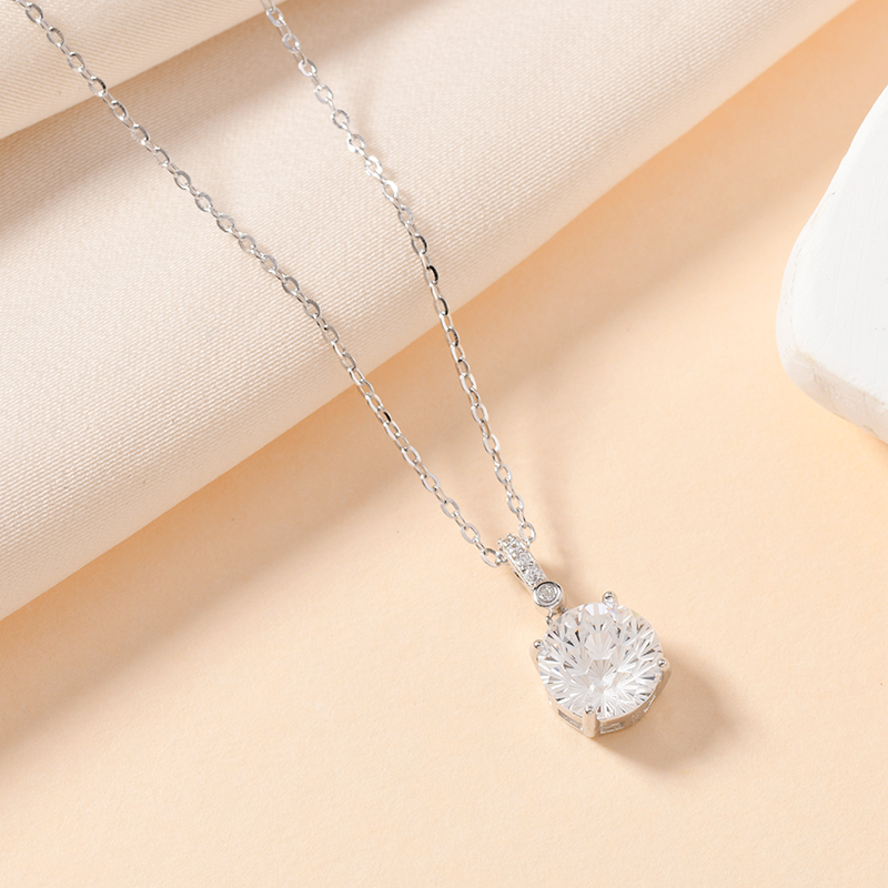 玛瑙锁/海螺装饰品/朋克吊坠/藏传/淡水珠项链白底实物图