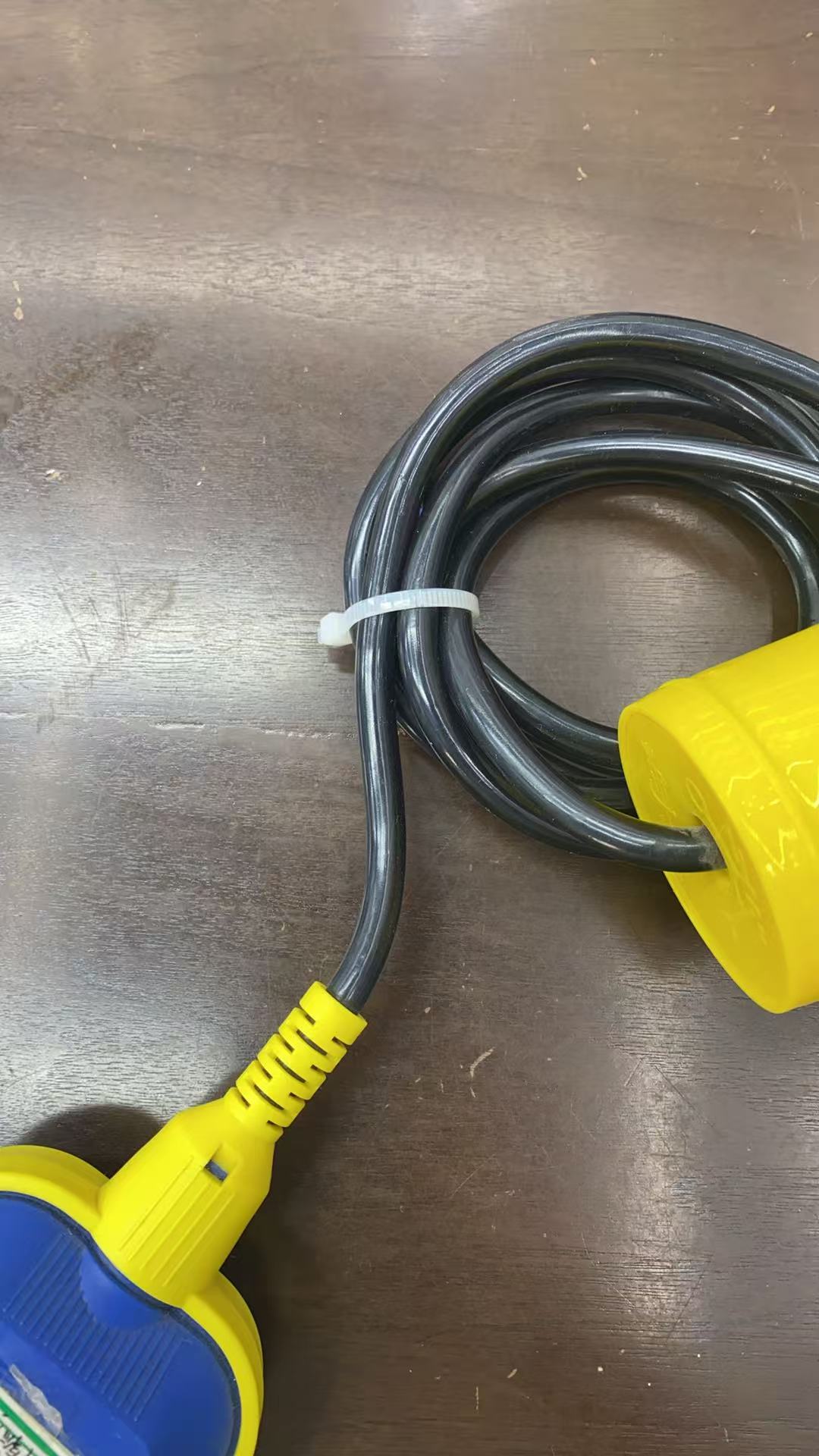 浮球开关实物图