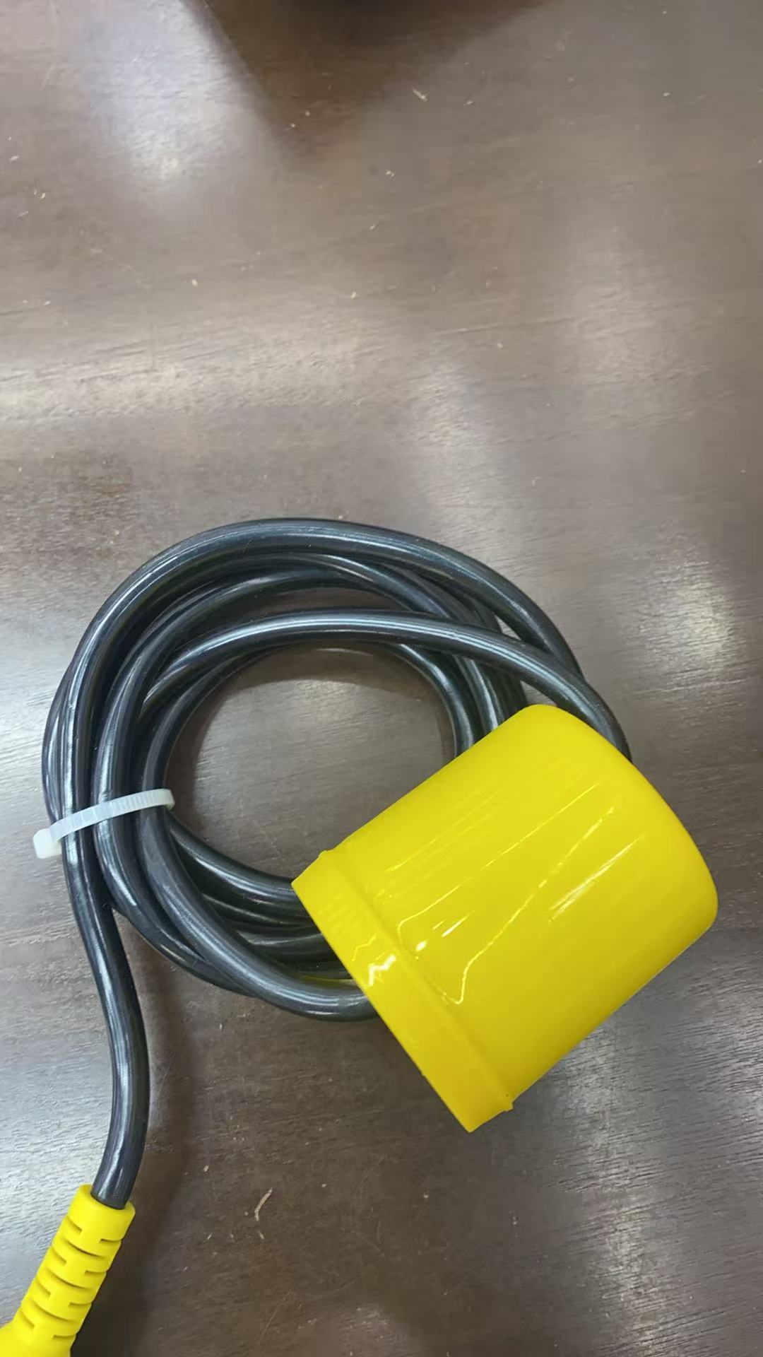 浮力开关。白底实物图