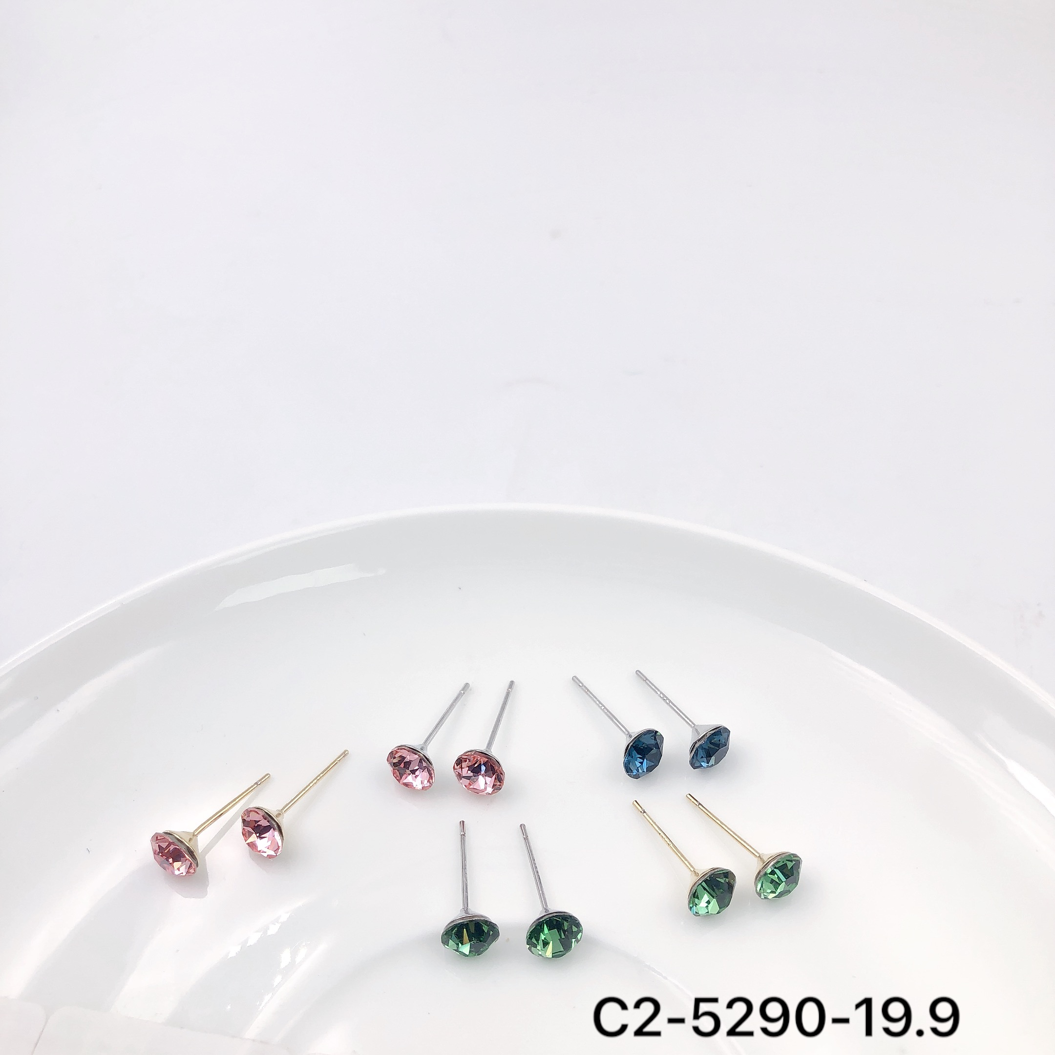 Xuhui brand exquisite and light luxury copper-plated real gold and diamond-encrusted 925 silver needle best-selling stud earrings Item Picture