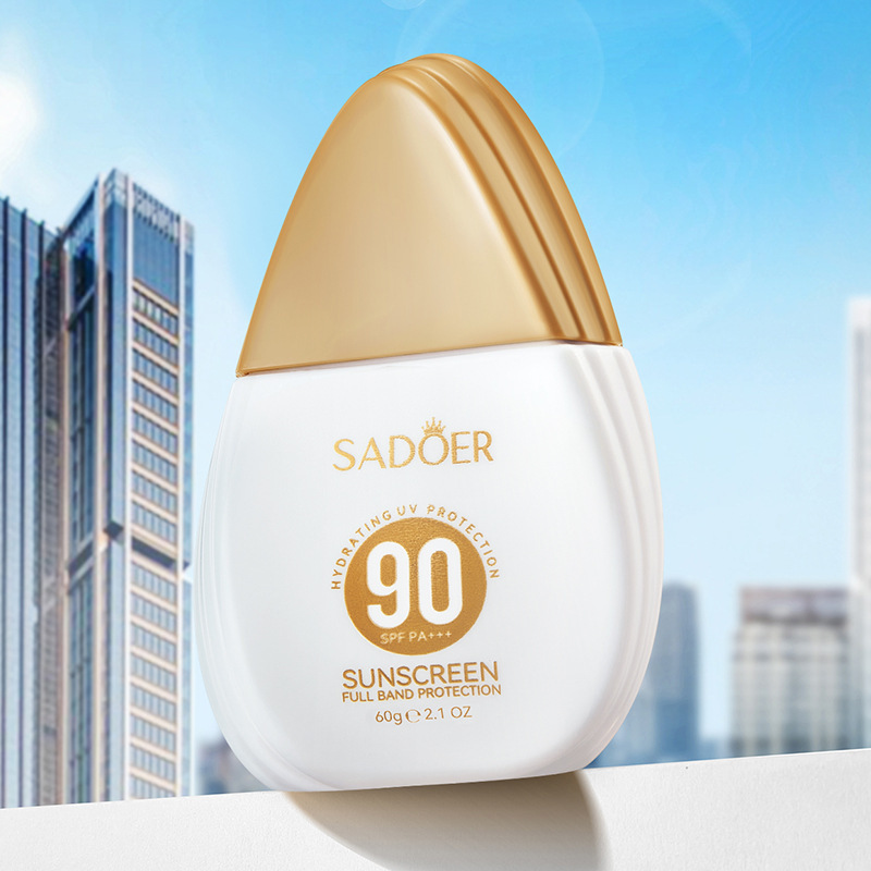 SADOER's all-English water-clear sunscreen lotion is refreshing and non-greasy, providing UV protection. Cross-border wholesale Application Scenario