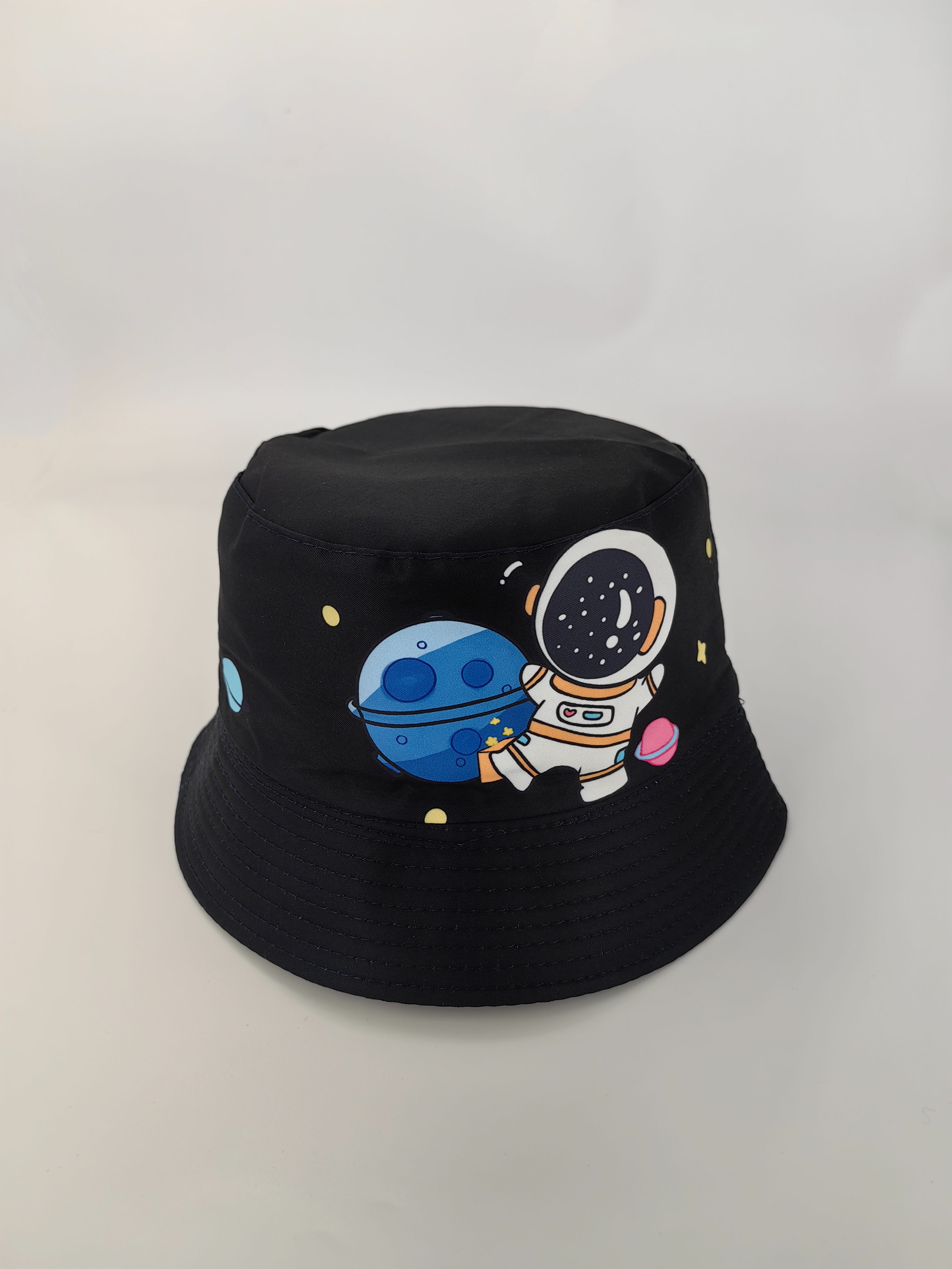 New astronaut print double-sided fisherman cap for spring and summer, cute cartoon, versatile, outdoor sun protection, foldable for easy carrying, unisplendable, 54CM cartoon game baseball cap full figure