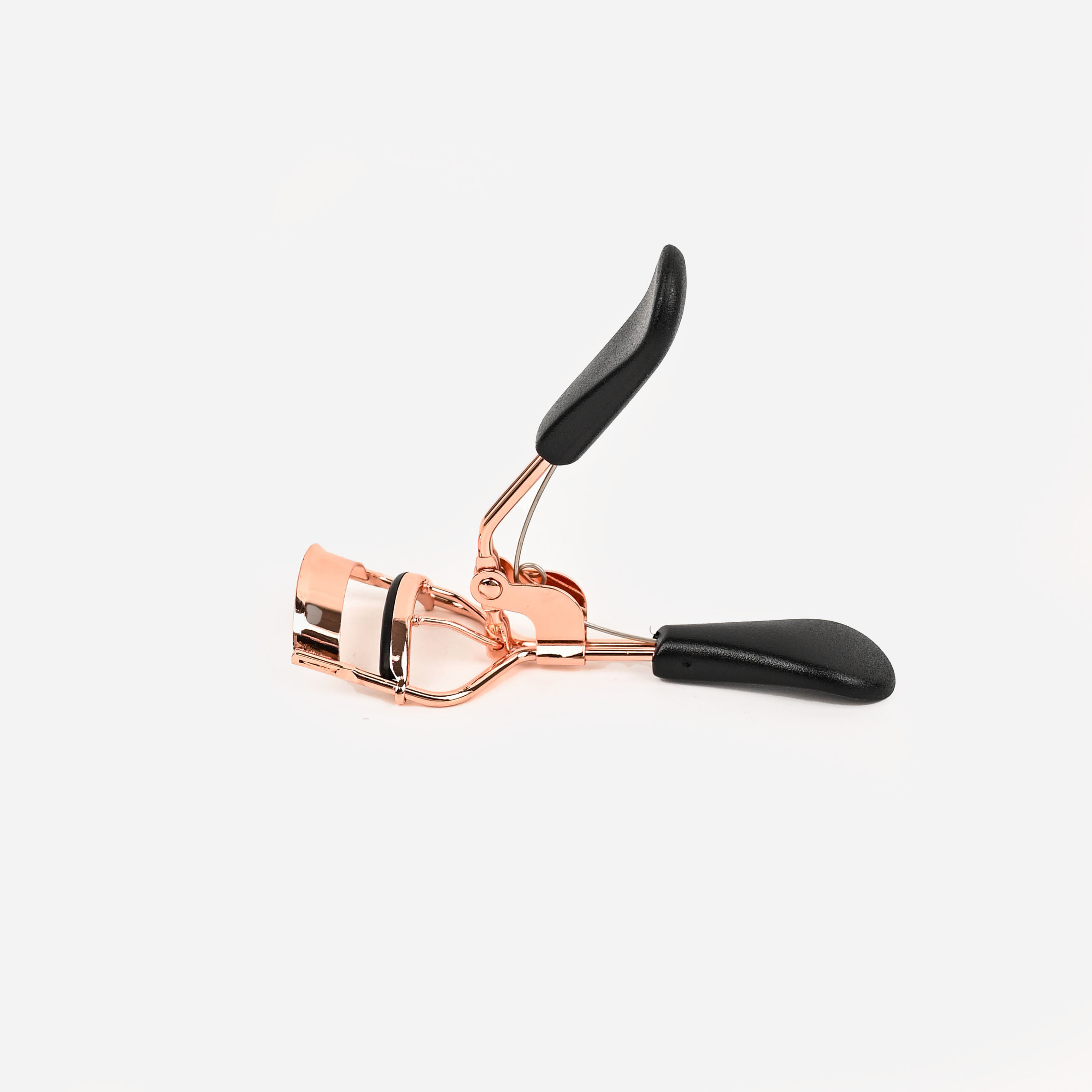 Eyelash curler, long-lasting curler, beginner's stainless steel mini portable makeup tool Application Scenario