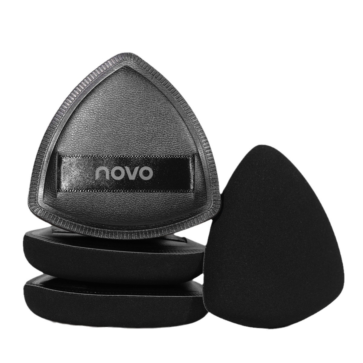 NOVO6199 Black Triangle Air Cushion Powder Puff, a dry and wet dual-purpose sponge powder puff specifically designed for non-powdering foundation Item Picture