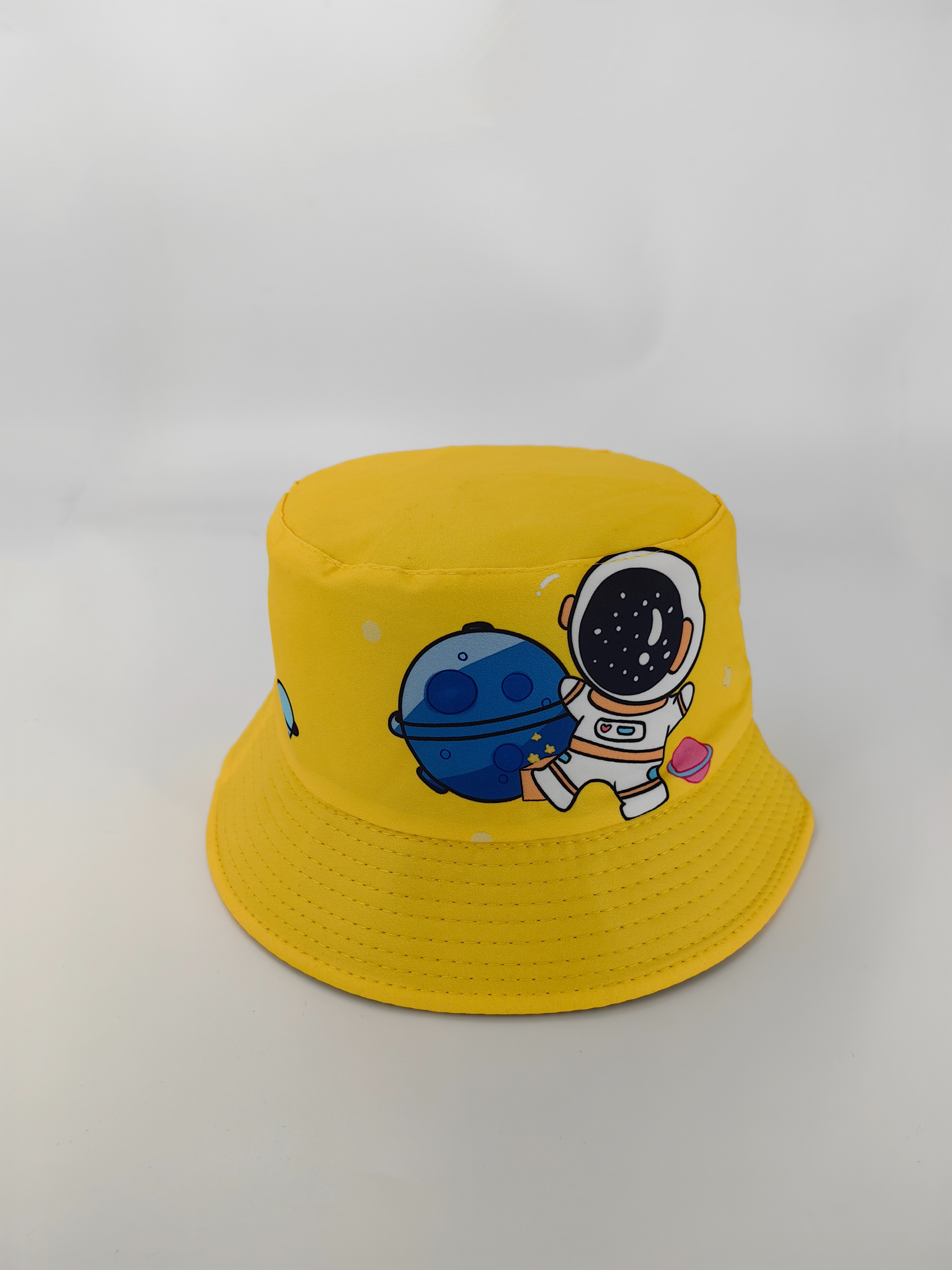 New astronaut print double-sided fisherman cap for spring and summer, cute cartoon, versatile, outdoor sun protection, foldable for easy carrying, unisplendable, 54CM cartoon game baseball cap Application Scenario