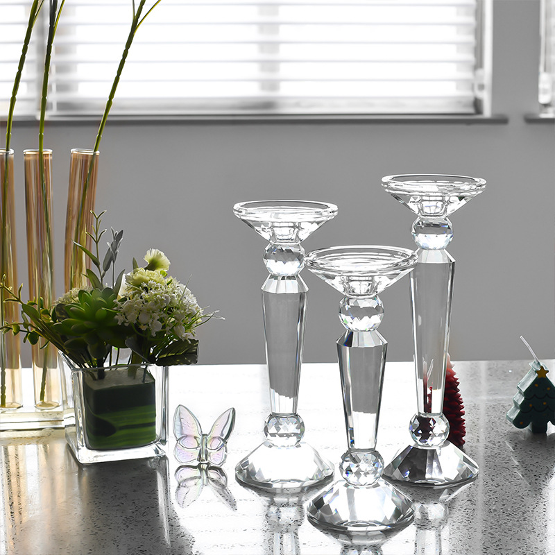 European-style simple crystal glass candlestick, transparent romantic wedding props, table decoration, candlestick, glass fruit plate, glass vase, solid wood fruit box, glass fruit plate with base, ironwork tray details Picture