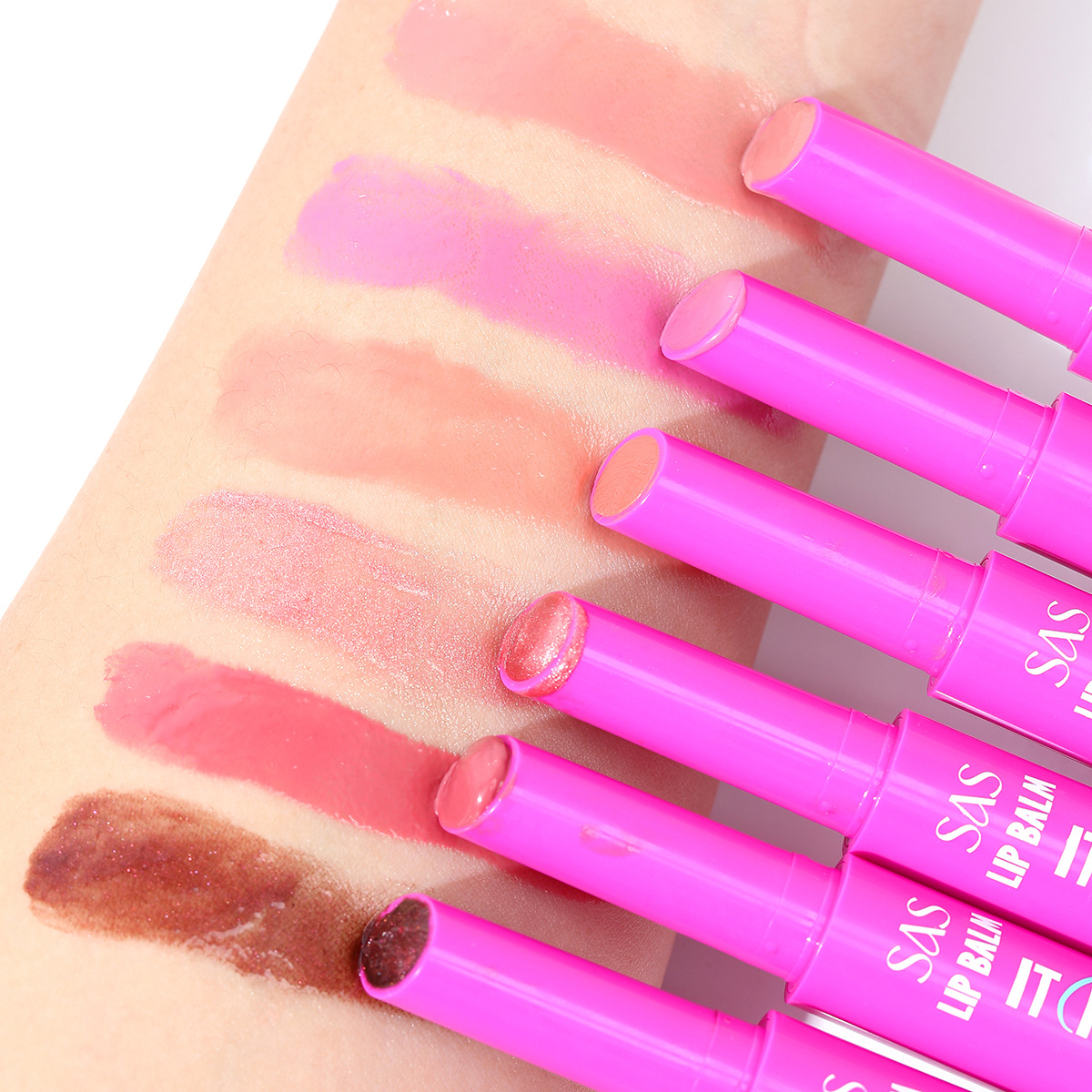 USHAS cross-border best-selling double-headed nude matte lip brush, waterproof matte, long-lasting non-stick to cup rim red wholesale full figure
