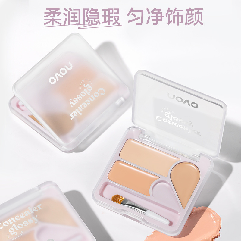 NOVO Moisturizing and Purifying Three-color Concealer covers acne marks, freckles, dark circles, eye bags, spots and pimples. It is light and easy to apply full figure