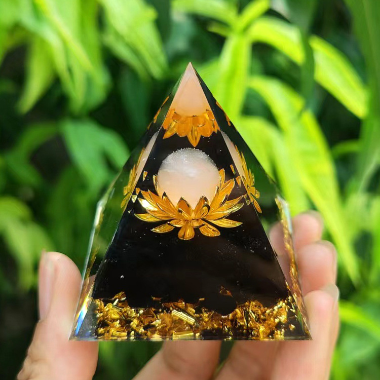 Cross-border foreign trade best-selling crystal balls, pyramid crystal crushed stone resin, home desktop handcrafted ornaments pic 8