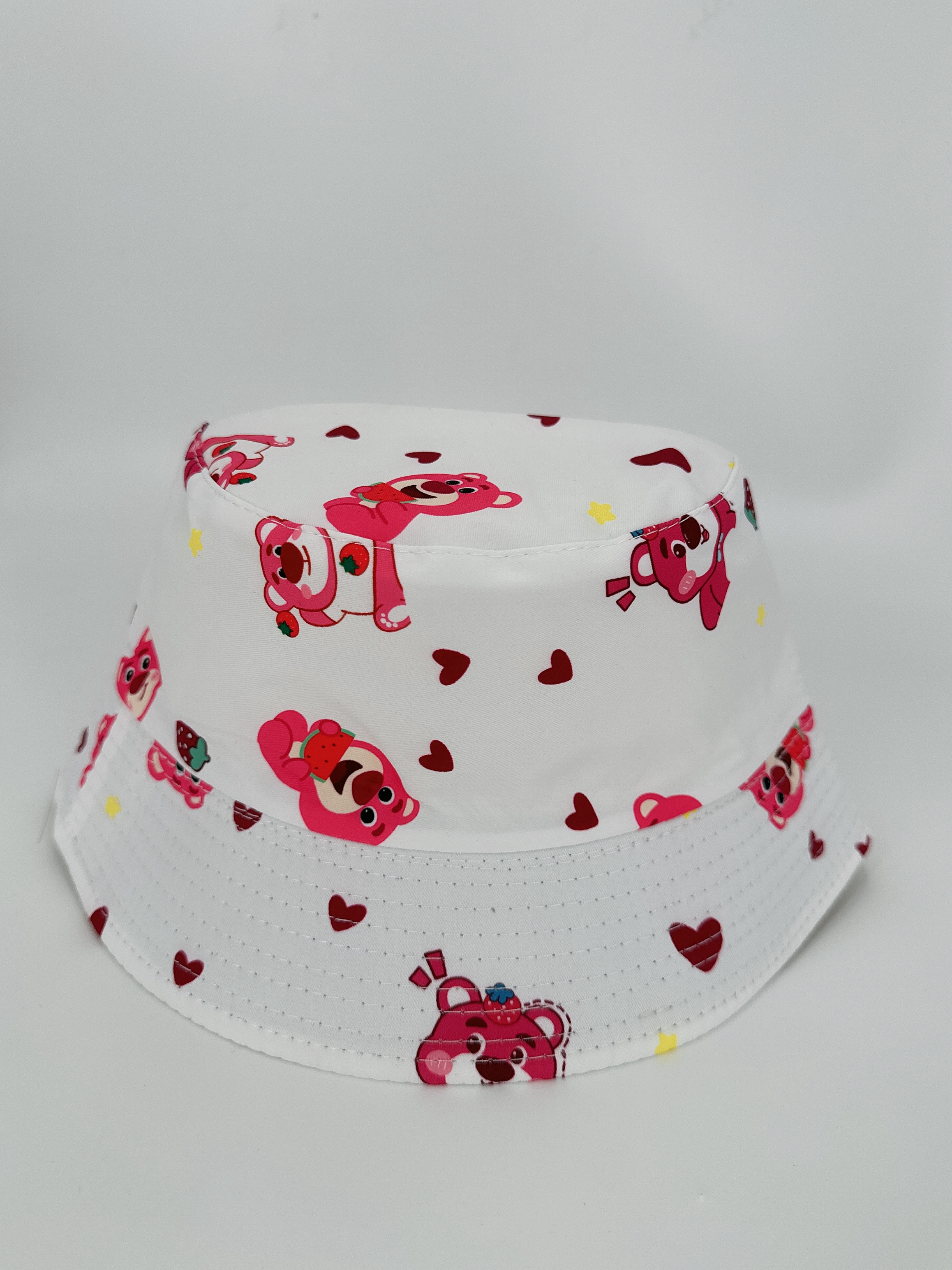 The new strawberry Bear double-sided fisherman's hat for spring and summer is cute, cartoon and versatile. It can be folded for outdoor sun protection and easy to carry. It is suitable for both men and women, with a dock circumference of 54CM details Picture
