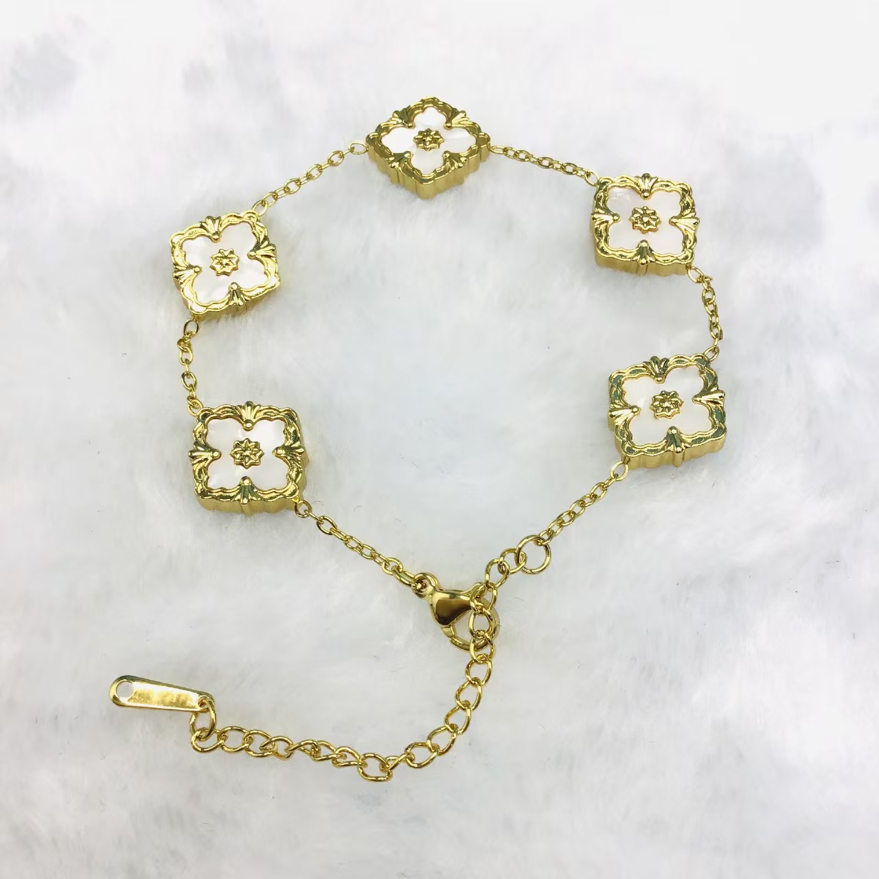 Stainless steel four-leaf clover bracelet, fashionable new titanium steel export bracelet, 18K jewelry bracelet, simple and elegant detail image 3