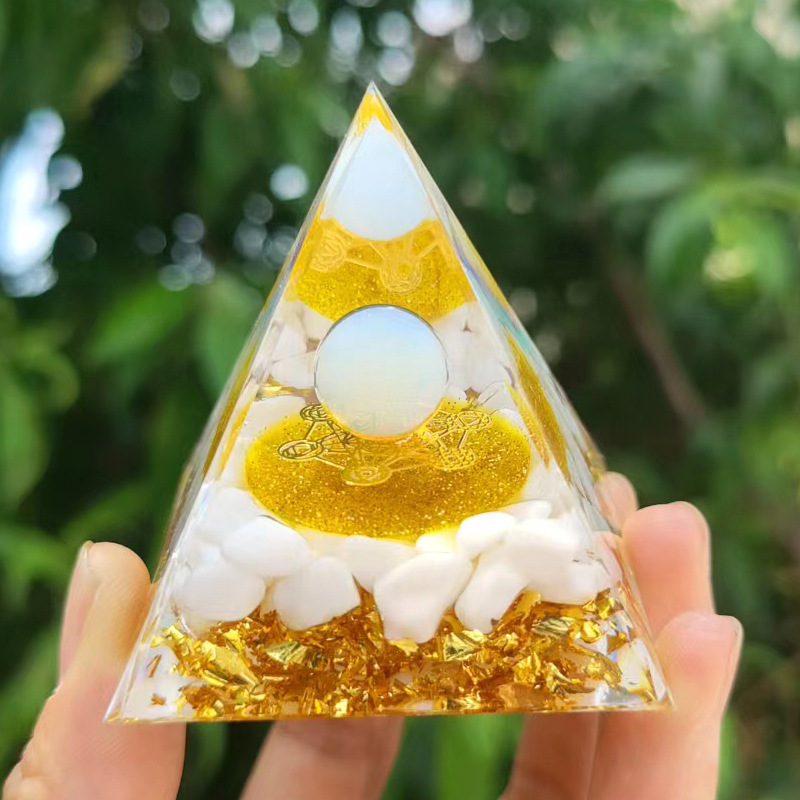 Cross-border foreign trade best-selling crystal balls, pyramid crystal crushed stone resin, home desktop handcrafted ornaments pic 2
