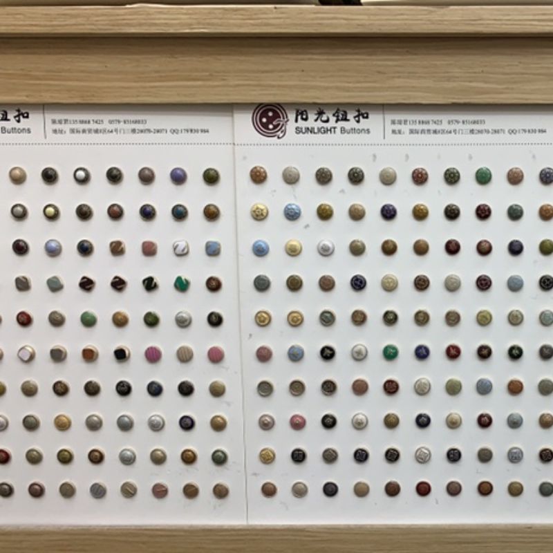 厂家直销大衣四眼钮扣西装外套树脂扣批发多色有眼扣子