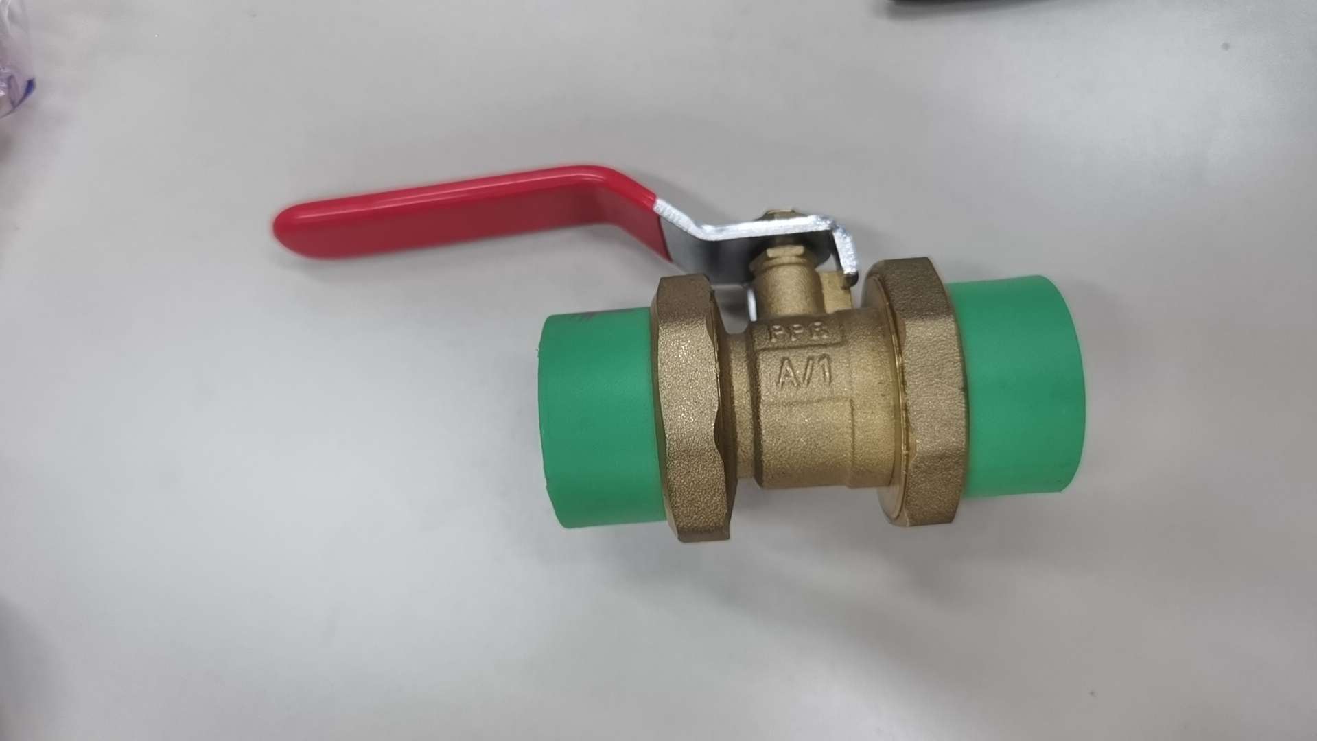 Home decoration building materials, plumbing hardware, mixing valves, hot and cold regulating valves, bathroom accessories, durable and multi-functional household water control valves, ppr ball valves details Picture