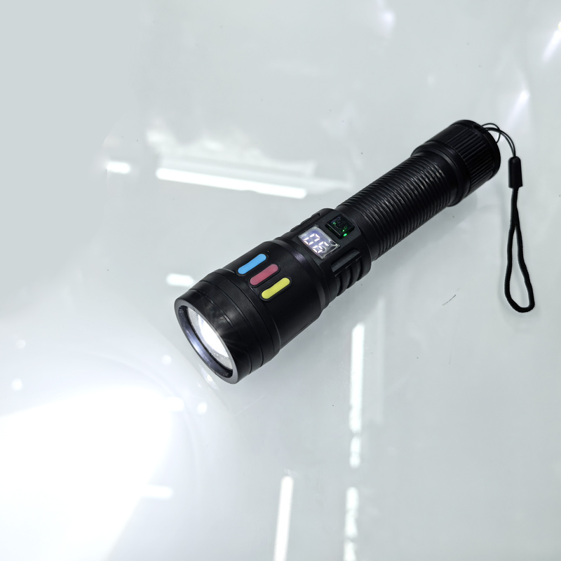 TX60 pantalla digital linterna de plástico linterna de plástico zoom telescópico linterna de luz brillante linterna de enfoque recargable USB mini linterna de luz brillante portátil Application Scenario