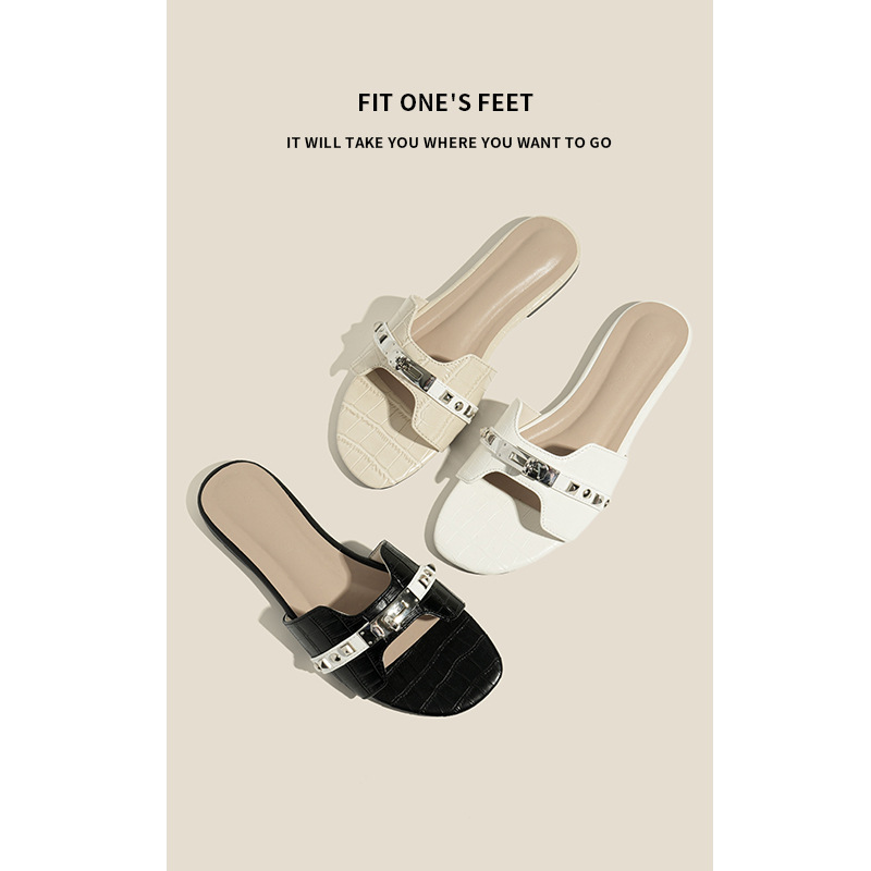 2025 Korean Summer New Style fashionable metal buckle riveted flat slippers, elegant toe-exposing outerwear cool slippers for women full figure