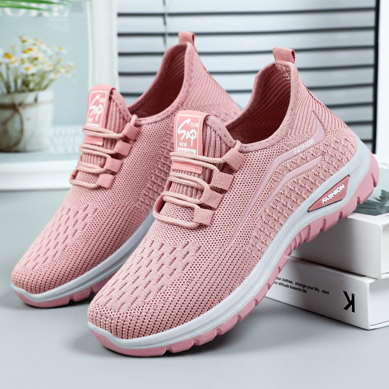 Women's casual shoes, cross-border large-sized export women's shoes, versatile shoes for middle-aged and elderly mothers, breathable single shoes made of flying fabric Application Scenario