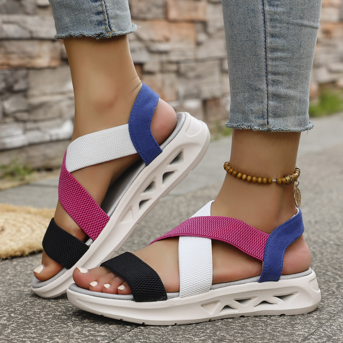 Fashionable large-sized flat sandals for women, new trendy Korean style, color-blocked cross-belt, comfortable and breathable outdoor slippers for spring and summer full figure
