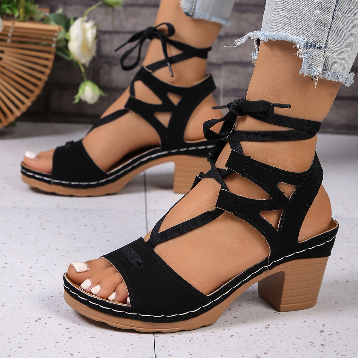 New spring and summer styles of large-sized, thick-heeled sandals for foreign trade, featuring European and American hollowed-out fish-mouth cross straps and elegant high-heeled women's sandals Application Scenario