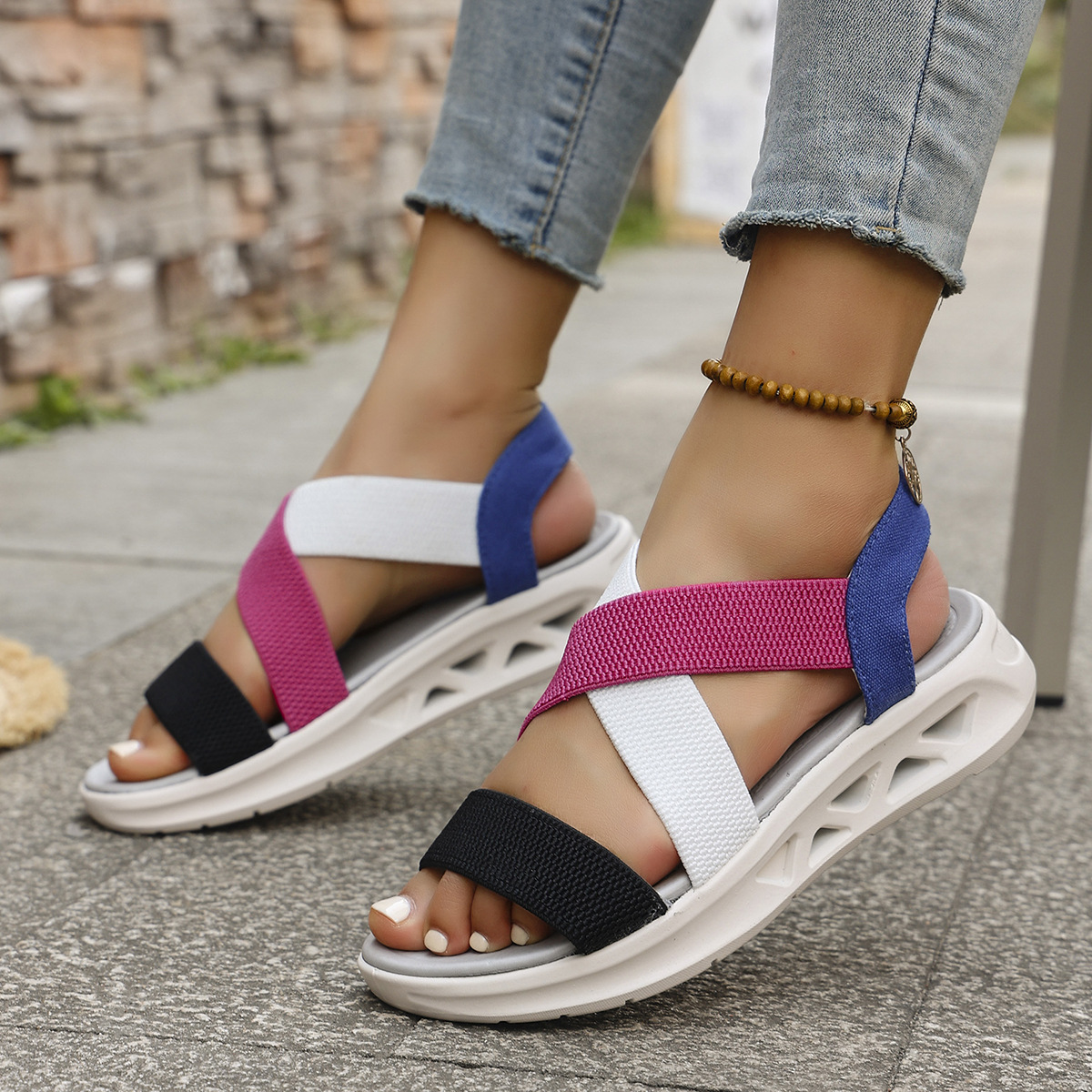 Fashionable large-sized flat sandals for women, new trendy Korean style, color-blocked cross-belt, comfortable and breathable outdoor slippers for spring and summer Application Scenario