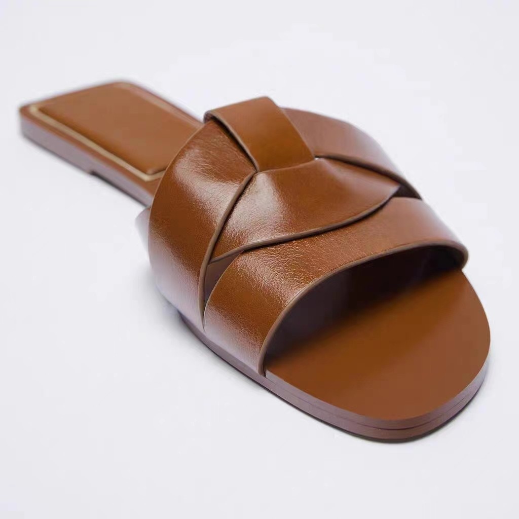 Cross-border new large-sized women's shoes, cross-solid color fashionable flip-flops, flat and trendy indoor and outdoor one-line flip-flops for women full figure