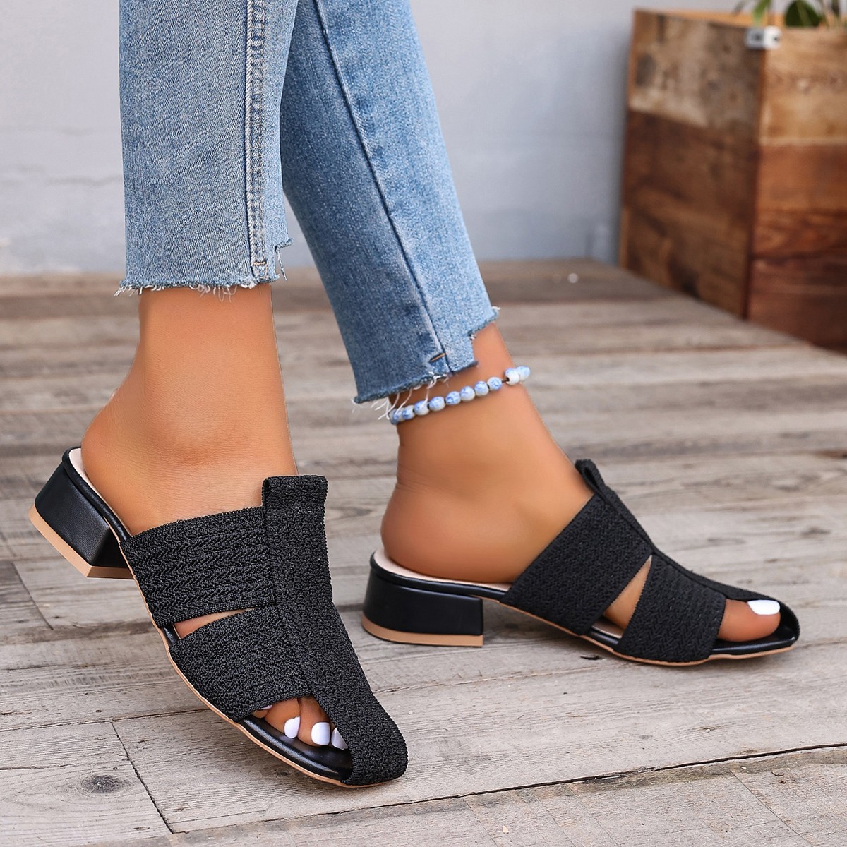 Summer 2025 new large-sized, mid-heel, thick-heel, woven, outerwear, flip-flops, fashionable, foreign trade women's casual shoes Application Scenario