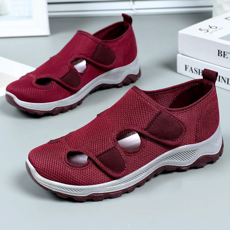 Summer women's shoes with soft soles that don't cause foot fatigue, mom's shoes, convenient Velcro shoes for the elderly, and walking shoes for middle-aged and elderly people full figure