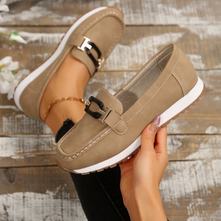 Wholesale of large-sized single-shoe women's 2025 autumn new style metal chain shallow-mouthed flat casual loafers for cross-border trade details Picture