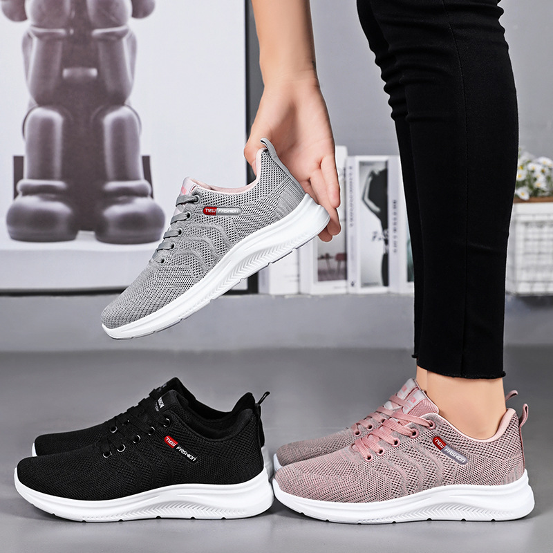 Women's shoes: Versatile, breathable, woven mesh shoes, soft-soled, comfortable and casual shoes, versatile single shoes, shallow opening, mom shoes Application Scenario