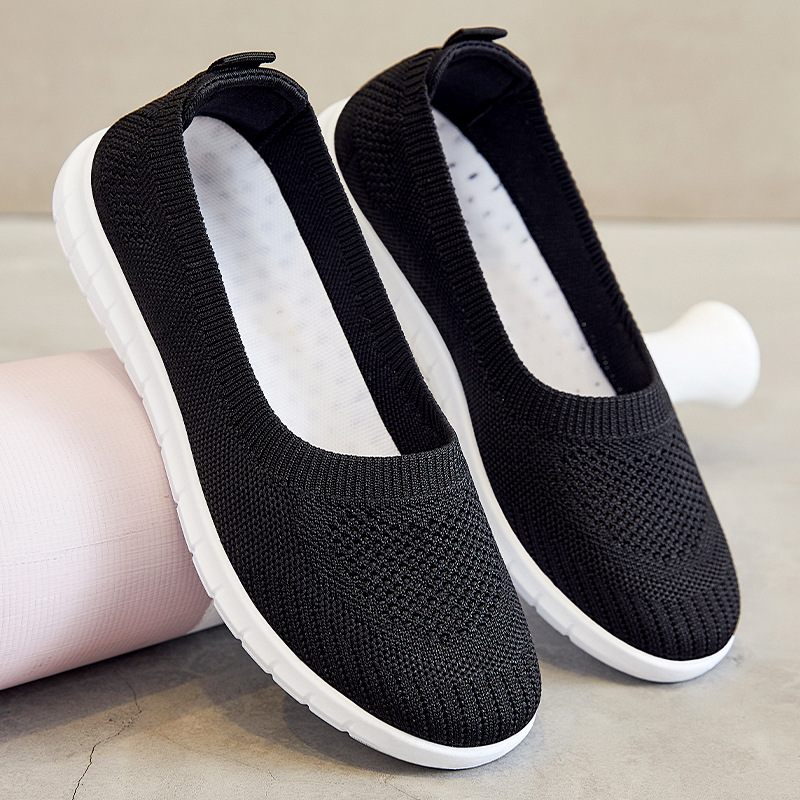 Wholesale of new summer mom shoes for women, casual flat single shoes, breathable soft soles, old Beijing cloth shoes for women details Picture