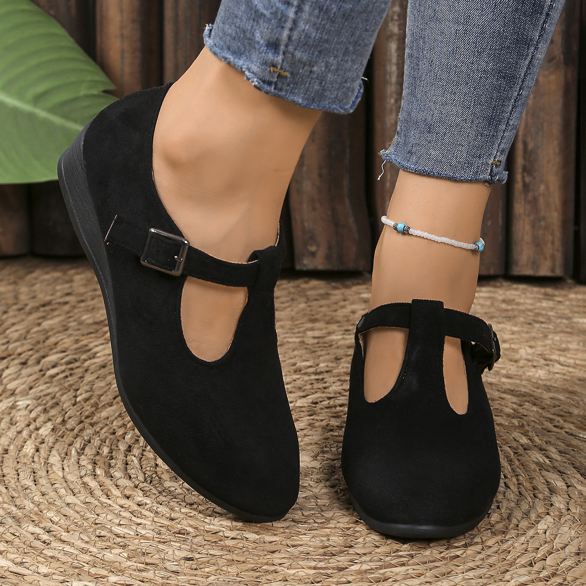 Wholesale of new large-sized single shoes for women in the autumn cross-border European and American style, pointed-toe shallow-mouth buckle wedge heels Specification drawing