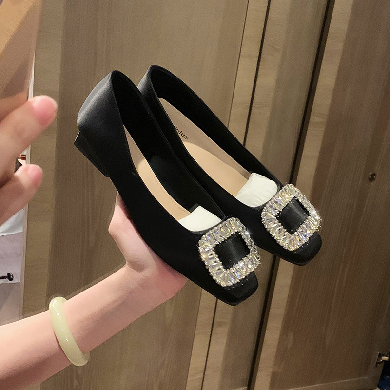 The new 2024 Spring and Autumn collection of Grape Mom's water diamond shallow mouth French square head silver pairs well with a skirt and single shoes for women, making it a versatile choice Specification drawing