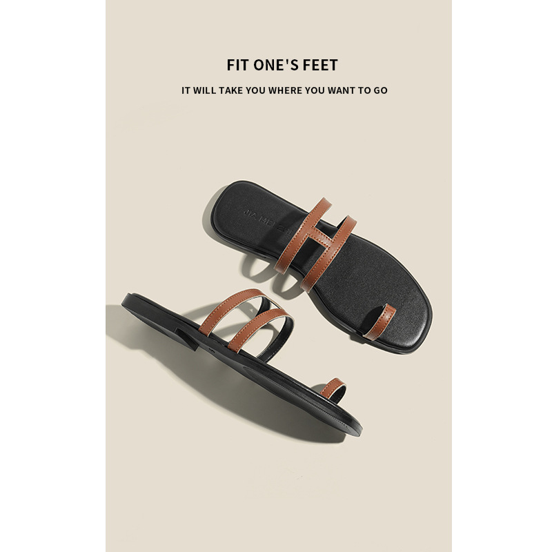 This is a trendy and simple leather flip-flop for women to wear outside in summer. It is a flat-bottomed flip-flop and a French-style beach flip-flop Application Scenario