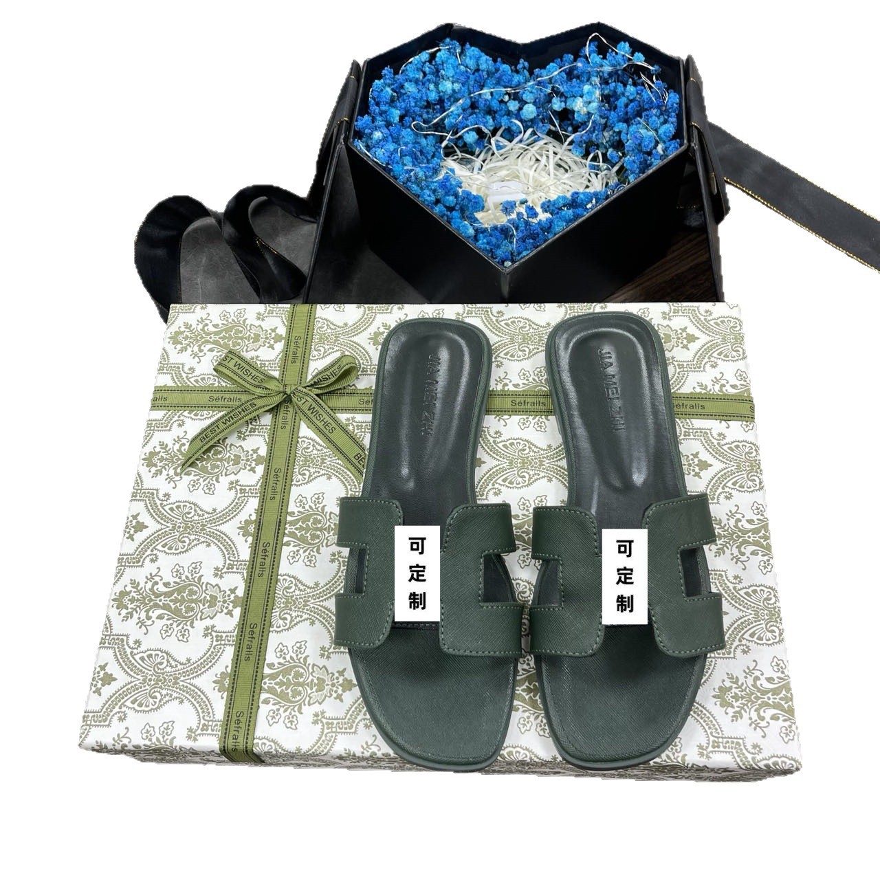 New Spring/Summer 2025 Korean-style one-shoulder slippers for women's outerwear, versatile sandals, flat-bottomed large-sized women's shoes 41-43 Item Picture