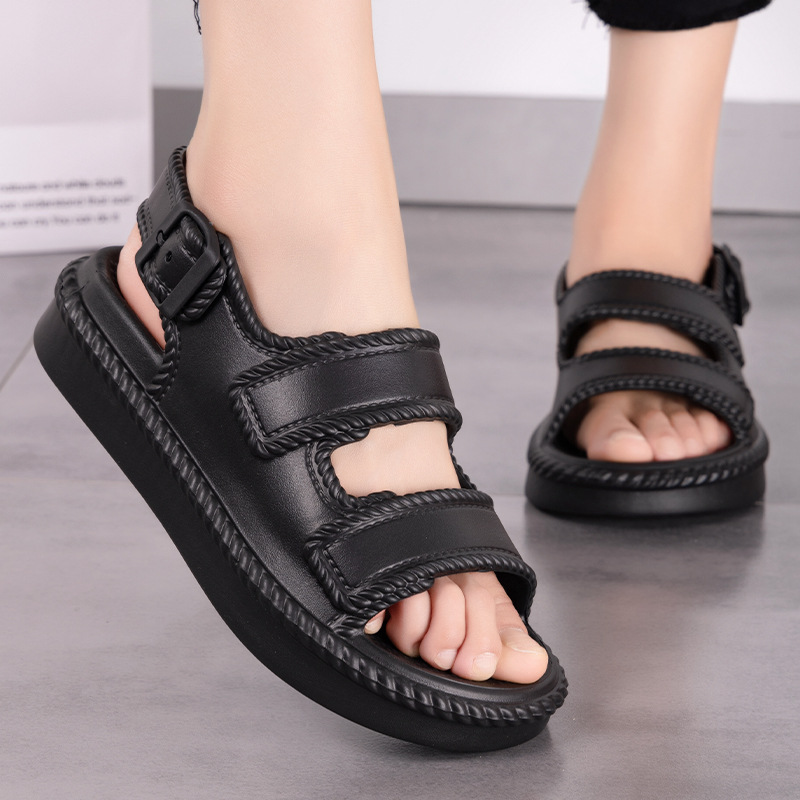 Summer new women's shoes and sandals: perforated, breathable and non-stuffy flat sandals, cross-border large-sized casual shoes, outerwear single shoes full figure