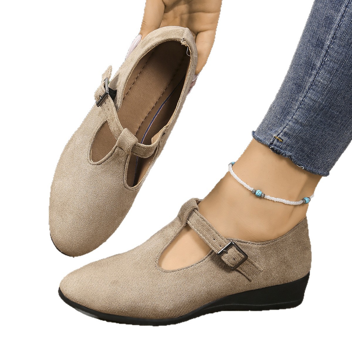 Wholesale of new large-sized single shoes for women in the autumn cross-border European and American style, pointed-toe shallow-mouth buckle wedge heels Item Picture