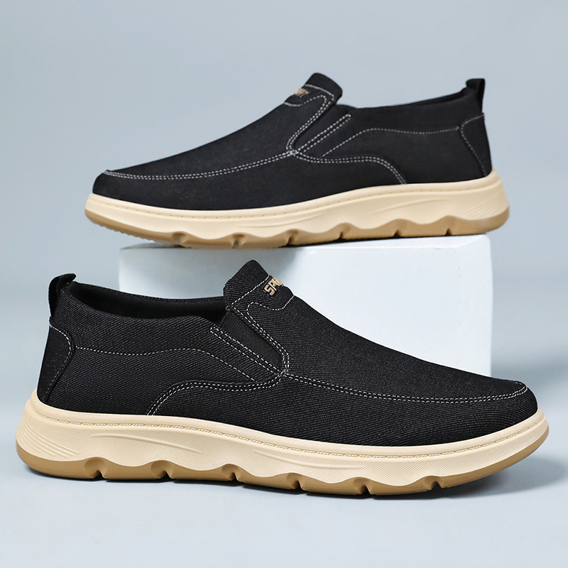 The new men's shoes for spring are made of traditional Beijing fabric. They are breathable, odorless, comfortable, durable and casual Specification drawing