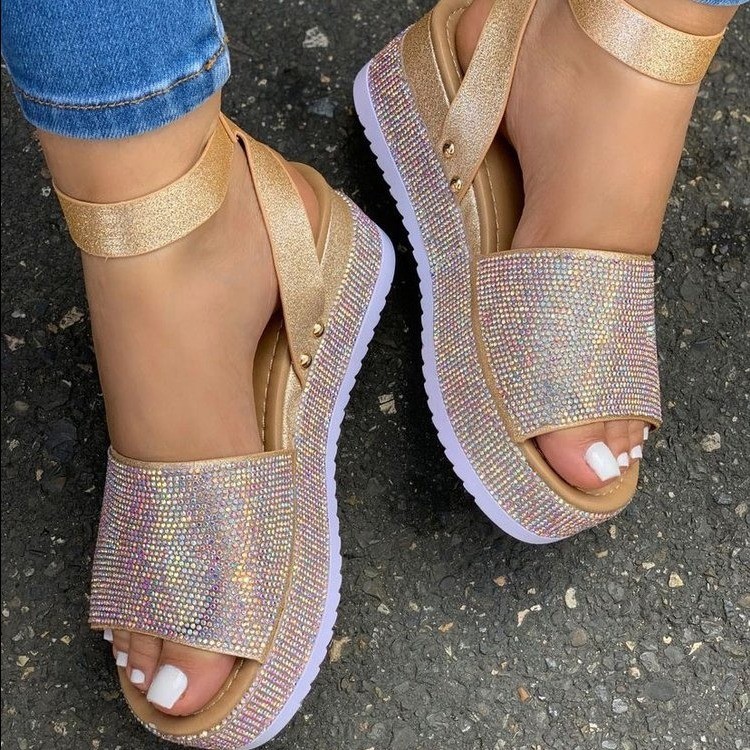 European and American large-sized 2021 summer new water diamond one-shoulder buckle cake women's shoes, fashionable thick-soled sandals for women full figure