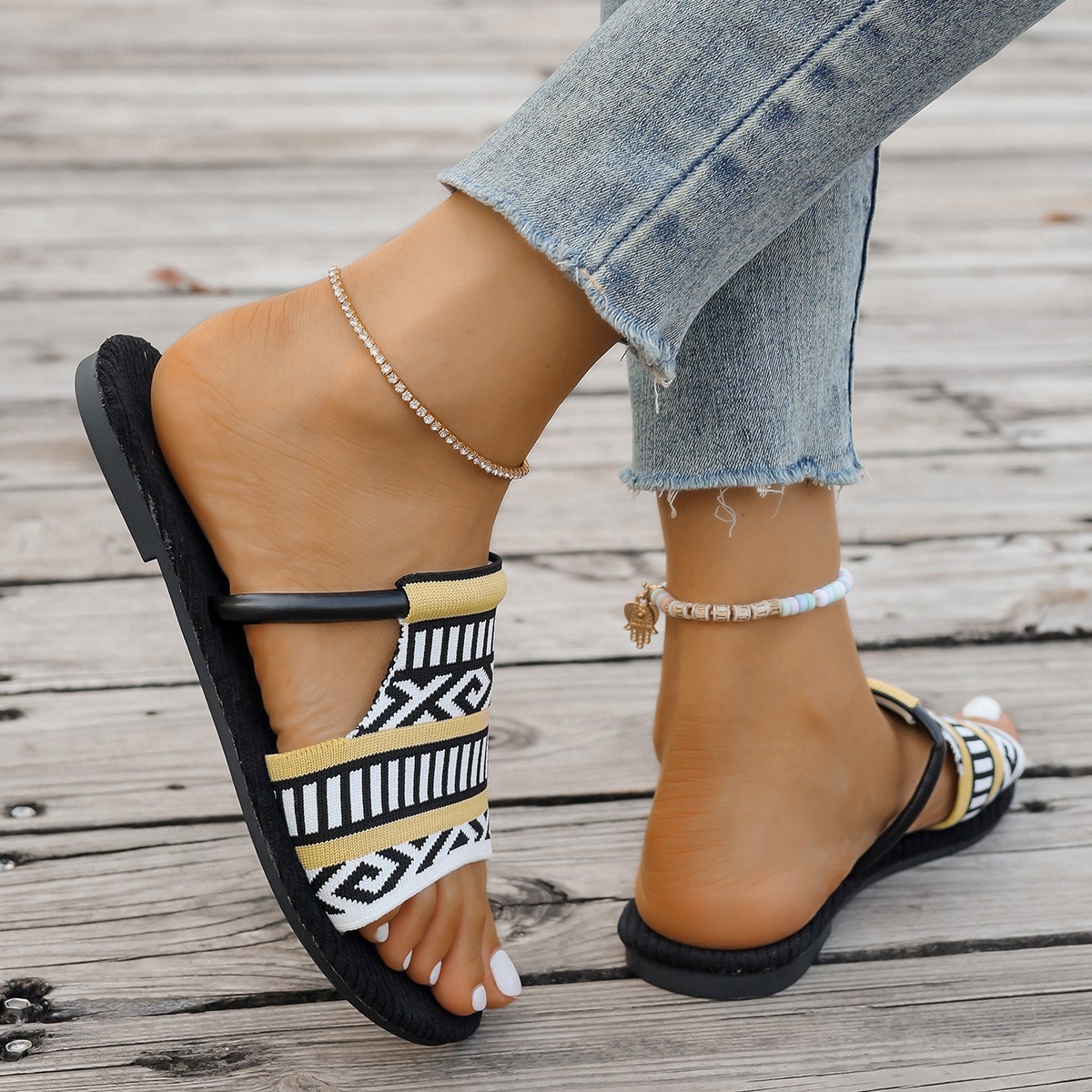 2025 New maternity slippers, women's summer fashion vacation beach shoes, flat toe exposed, comfortable one-shoulder flip-flops worn outside Specification drawing