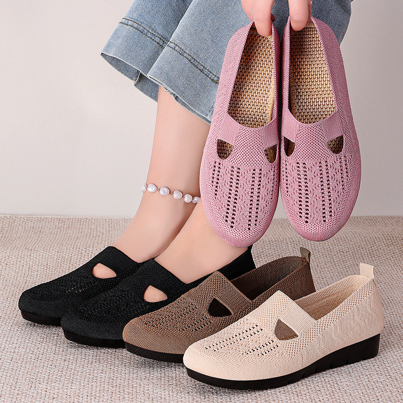 Women's cross-border large-sized shoes, old Beijing cloth shoes, shoes for middle-aged and elderly mothers, casual shoes, soft-soled, not tiring to the feet, single shoes full figure