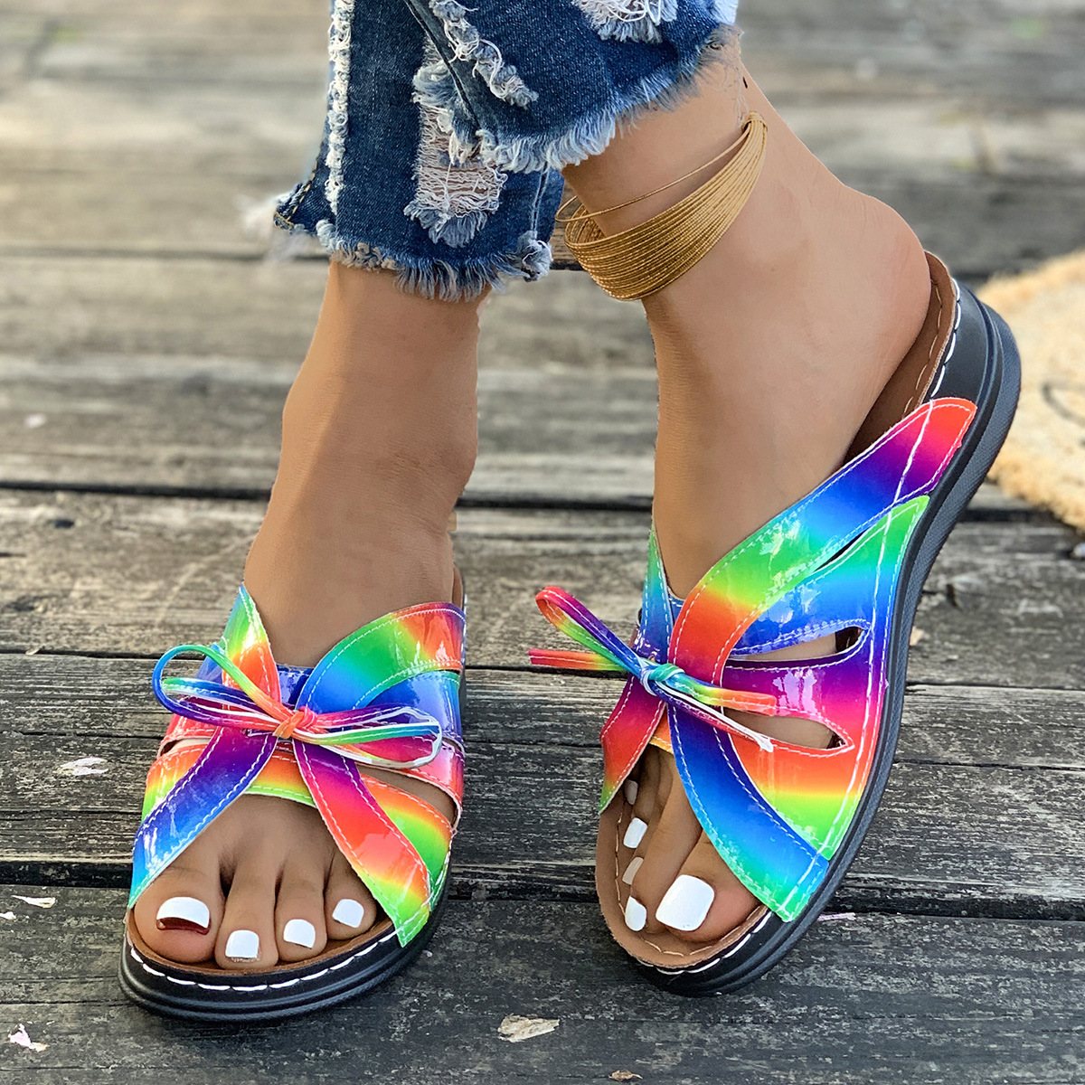 Cross-border foreign trade 2025 New style slippers Women's wedge heel thick-soled sandals rainbow bow anti-slip round head decoration lightweight Application Scenario