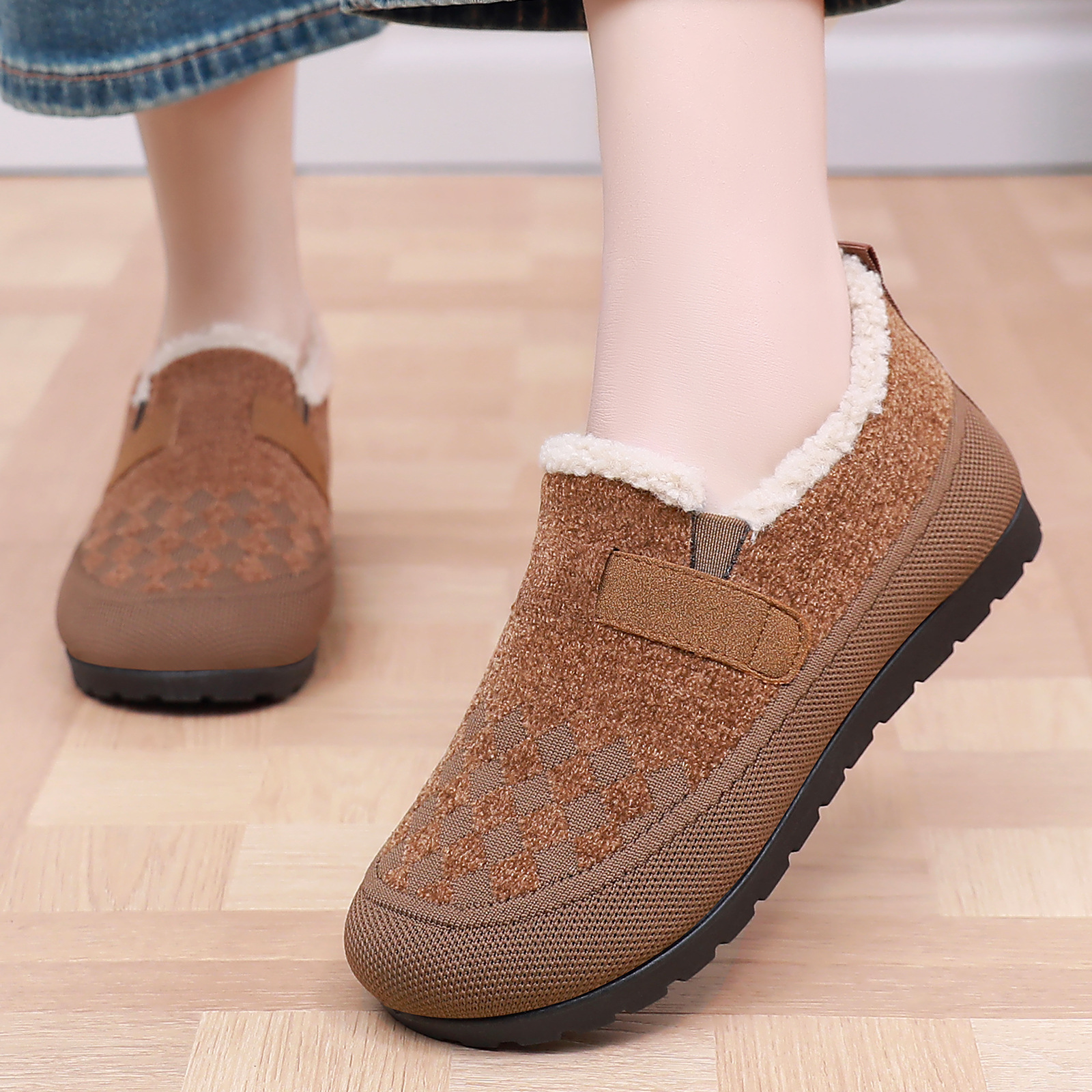 Women's cotton shoes with fleece, shoes for middle-aged and elderly mothers, cold-proof and warm women's ankle boots, one-foot snow boots, versatile cotton boots details Picture