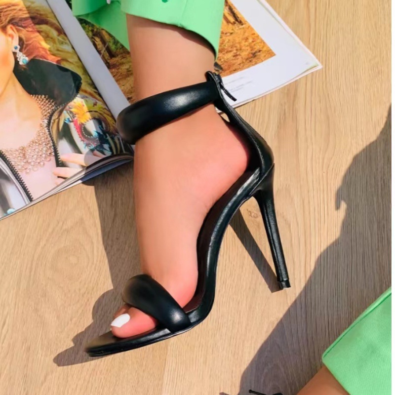 2024 New cross-border trade minimalist style one-strap golden stilettos, plus-size women's sandals details Picture
