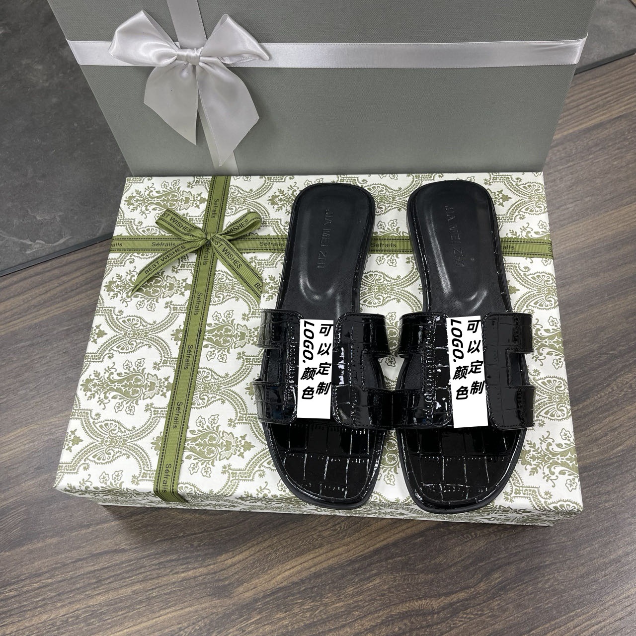 Fashionable slippers for women's outerwear, 2025 new ins trendy spring and summer cool slippers, fashionable beach flat one-shoulder slippers Specification drawing