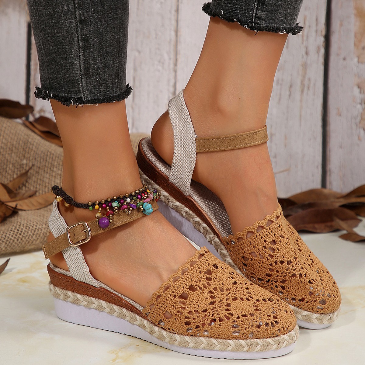 European and American export large-sized wedge heel sandals for summer 2024, new style of Baotou woven one-shoulder buckle women's sandals in stock Application Scenario