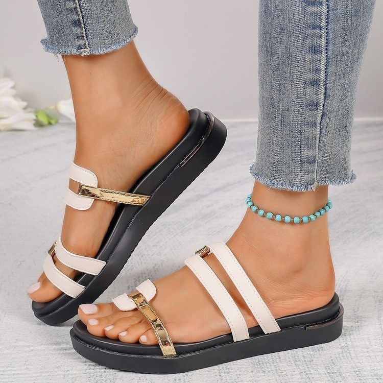 Wholesale of large-sized, cross-color, outdoor cooling slippers for women in the 2025 summer style of foreign trade women's shoes and slippers full figure