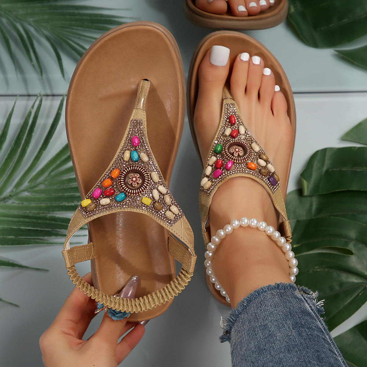 Wholesale of new Korean style beaded comfortable flat stretchable flip-flops for women in summer 2025 full figure